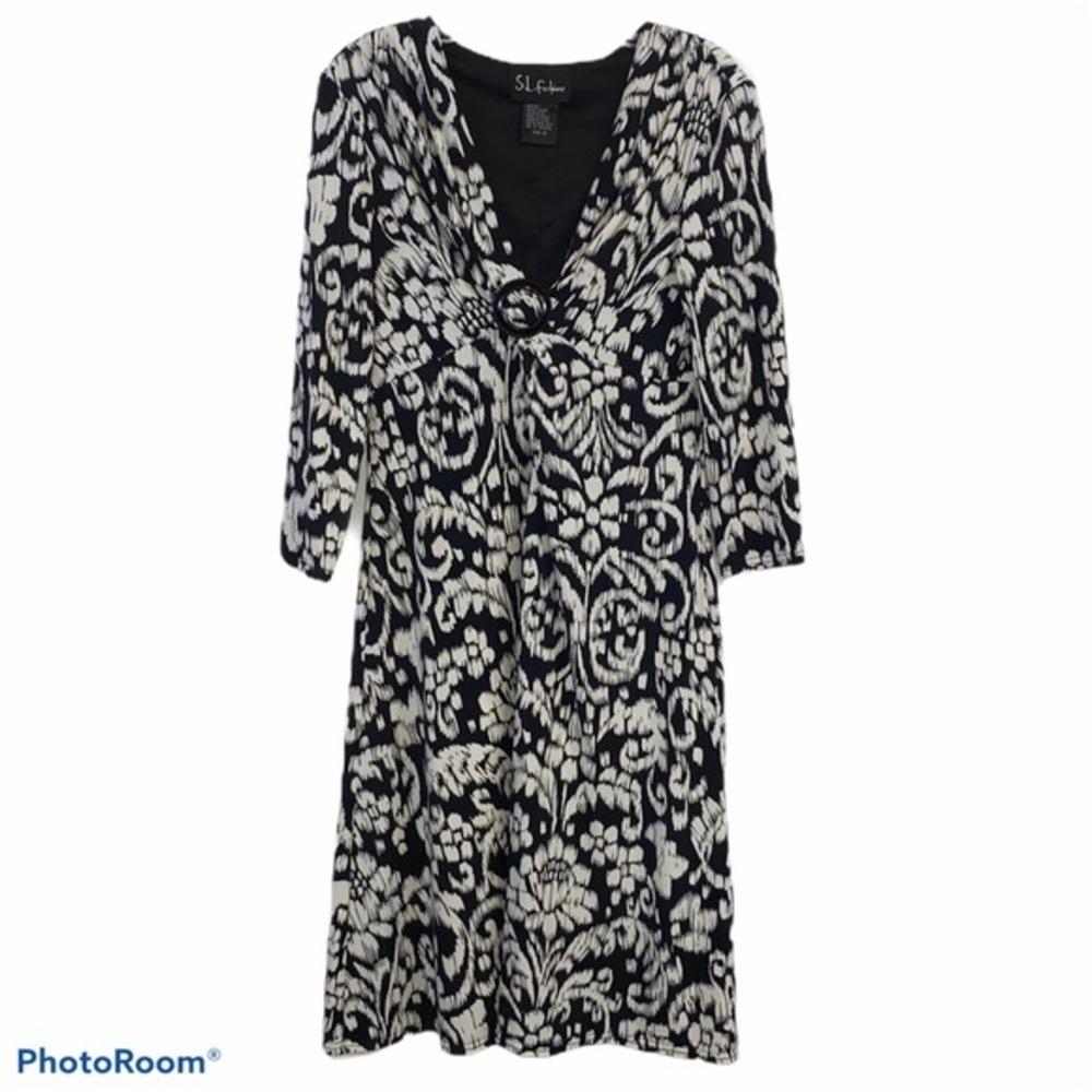 SL Fashions Black & White Damask Scroll Print V-Neck Dress 14‎ Baroque Floral